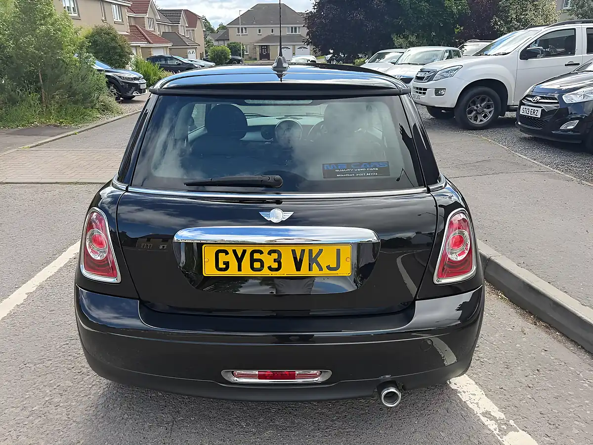 Used 2013 MINI Hatch One Black - Interior and Exterior details 7