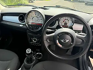Used 2013 MINI Hatch One Black - Interior and Exterior details 9