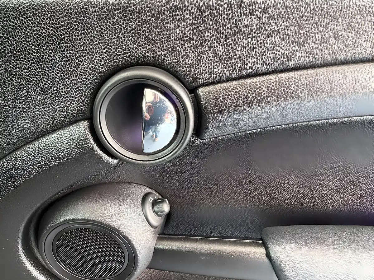 Used 2013 MINI Hatch One Blue - Interior and Exterior details 13