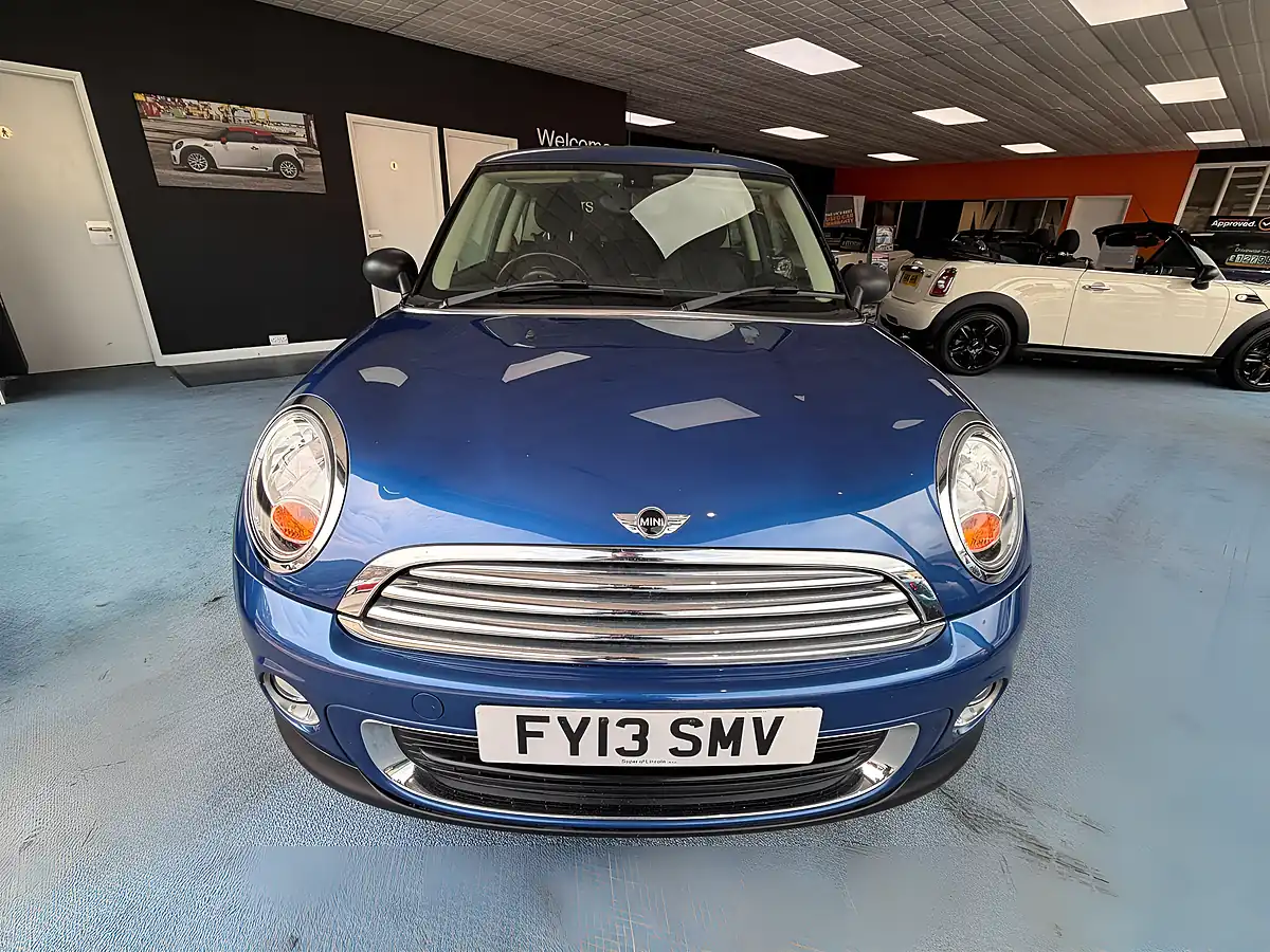 Used 2013 MINI Hatch One Blue - Interior and Exterior details 4
