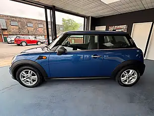 Used 2013 MINI Hatch One Blue - Interior and Exterior details 6