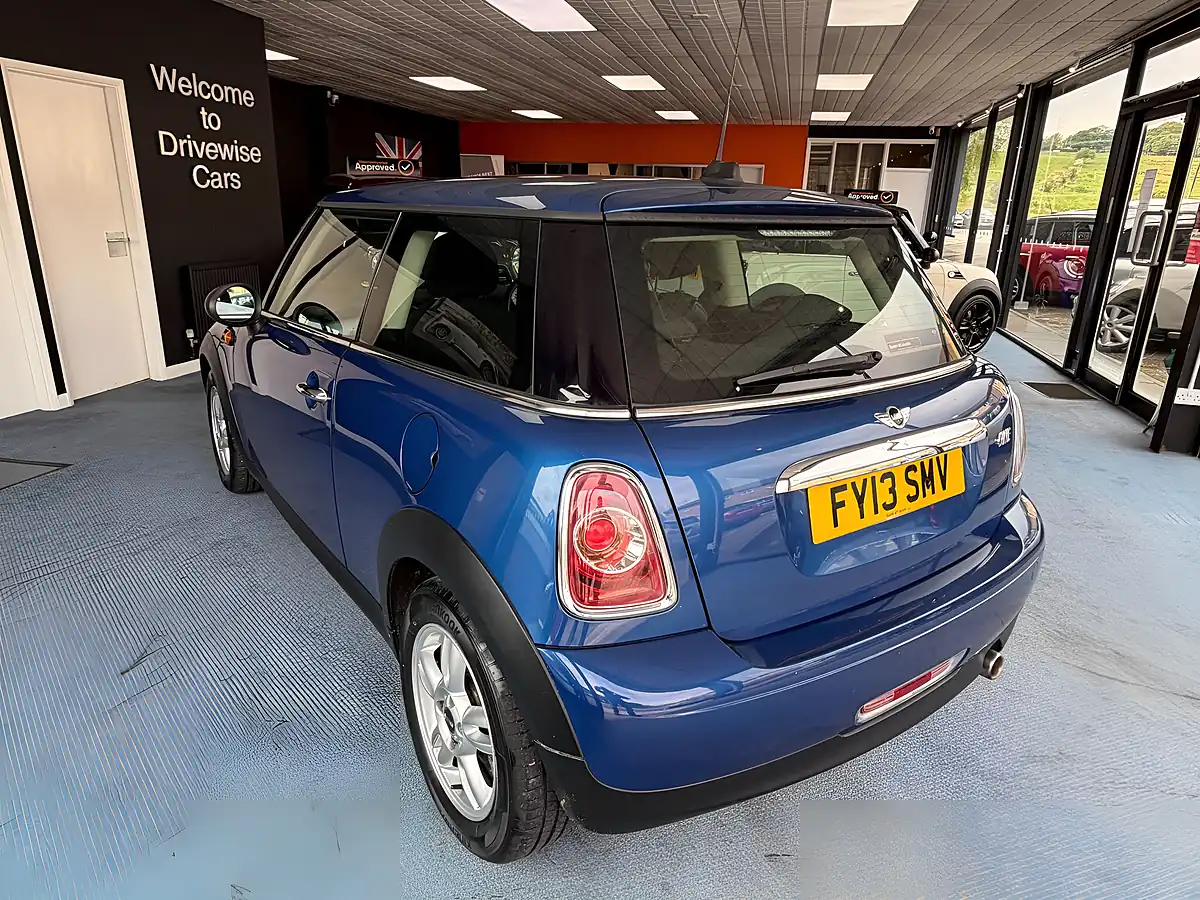 Used 2013 MINI Hatch One Blue - Interior and Exterior details 7