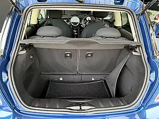 Used 2013 MINI Hatch One Blue - Interior and Exterior details 9
