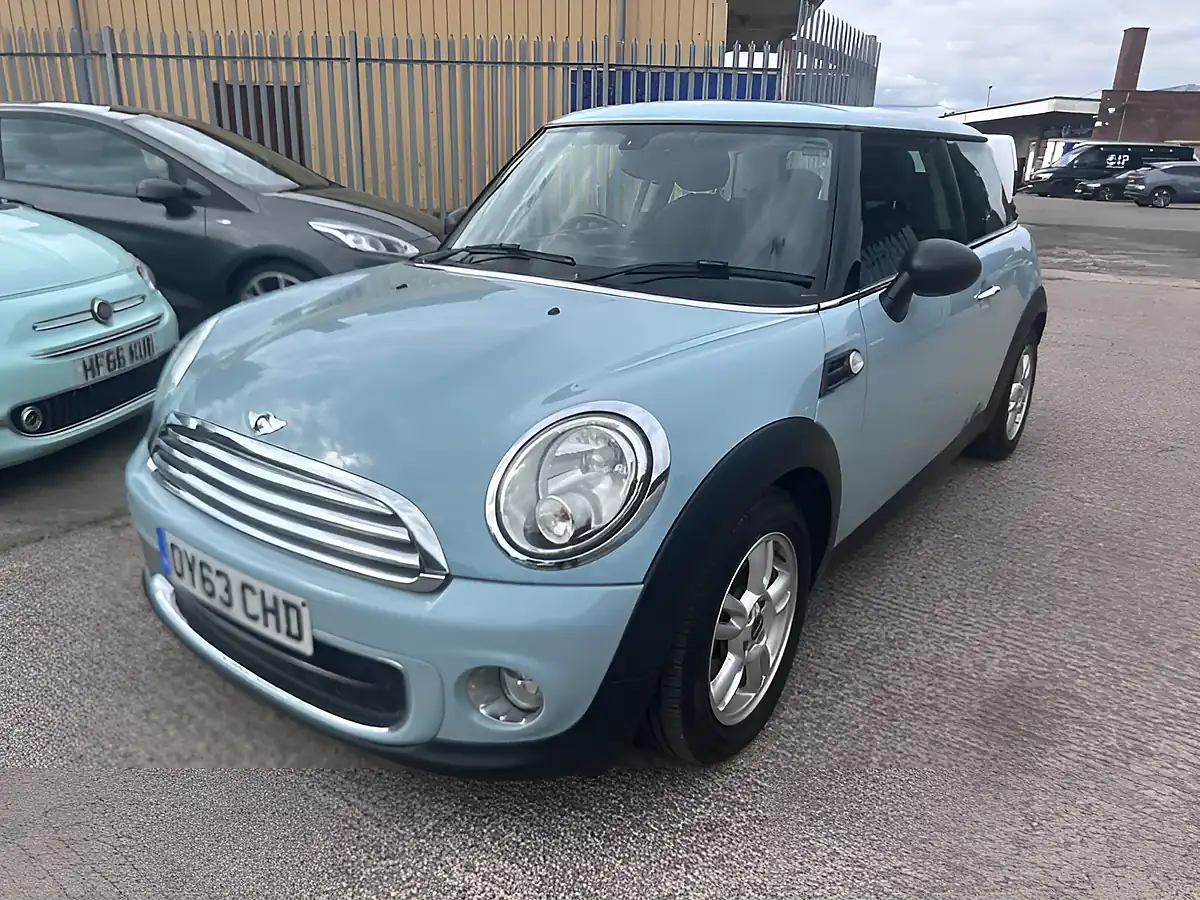Used 2013 MINI Hatch One Blue - Interior and Exterior details 10