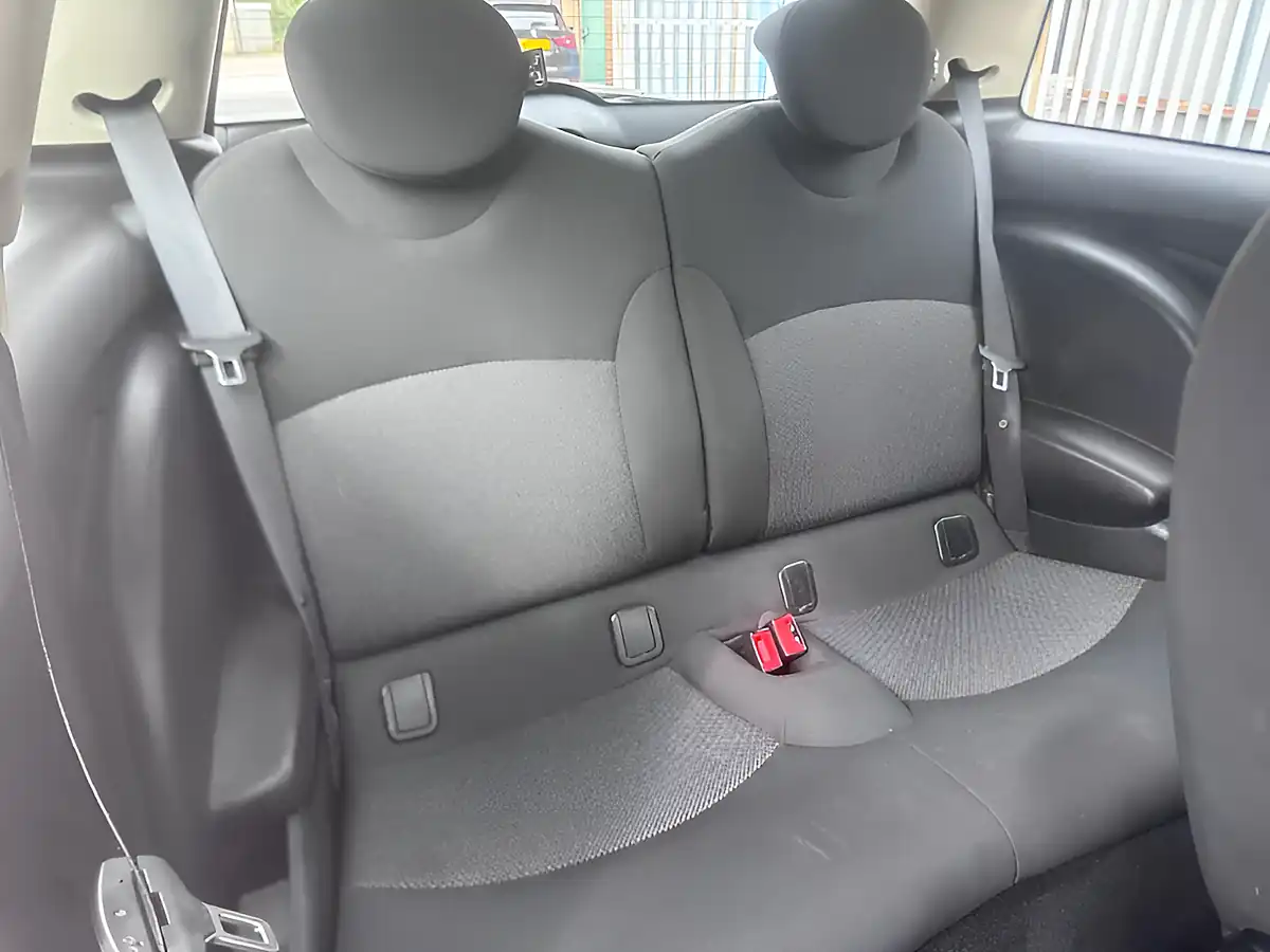 Used 2013 MINI Hatch One Blue - Interior and Exterior details 12