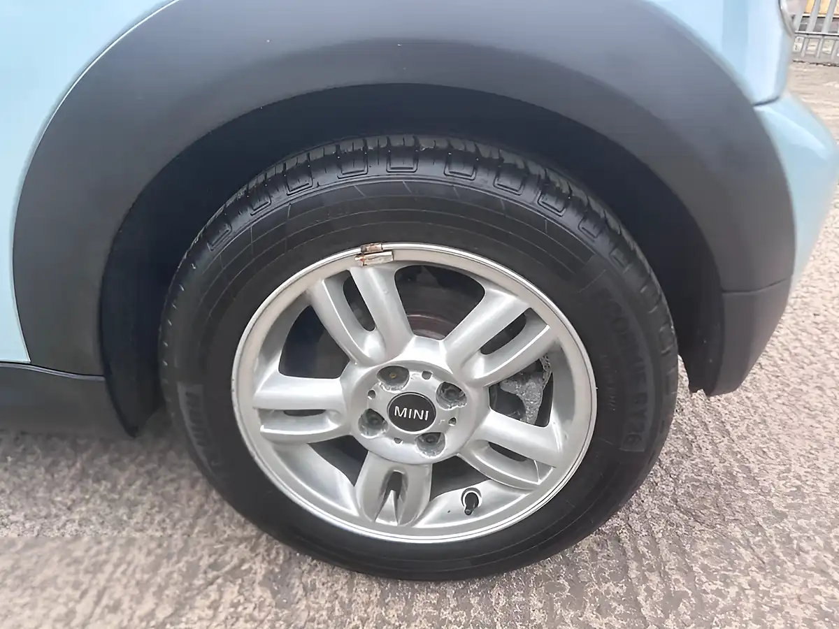 Used 2013 MINI Hatch One Blue - Interior and Exterior details 14