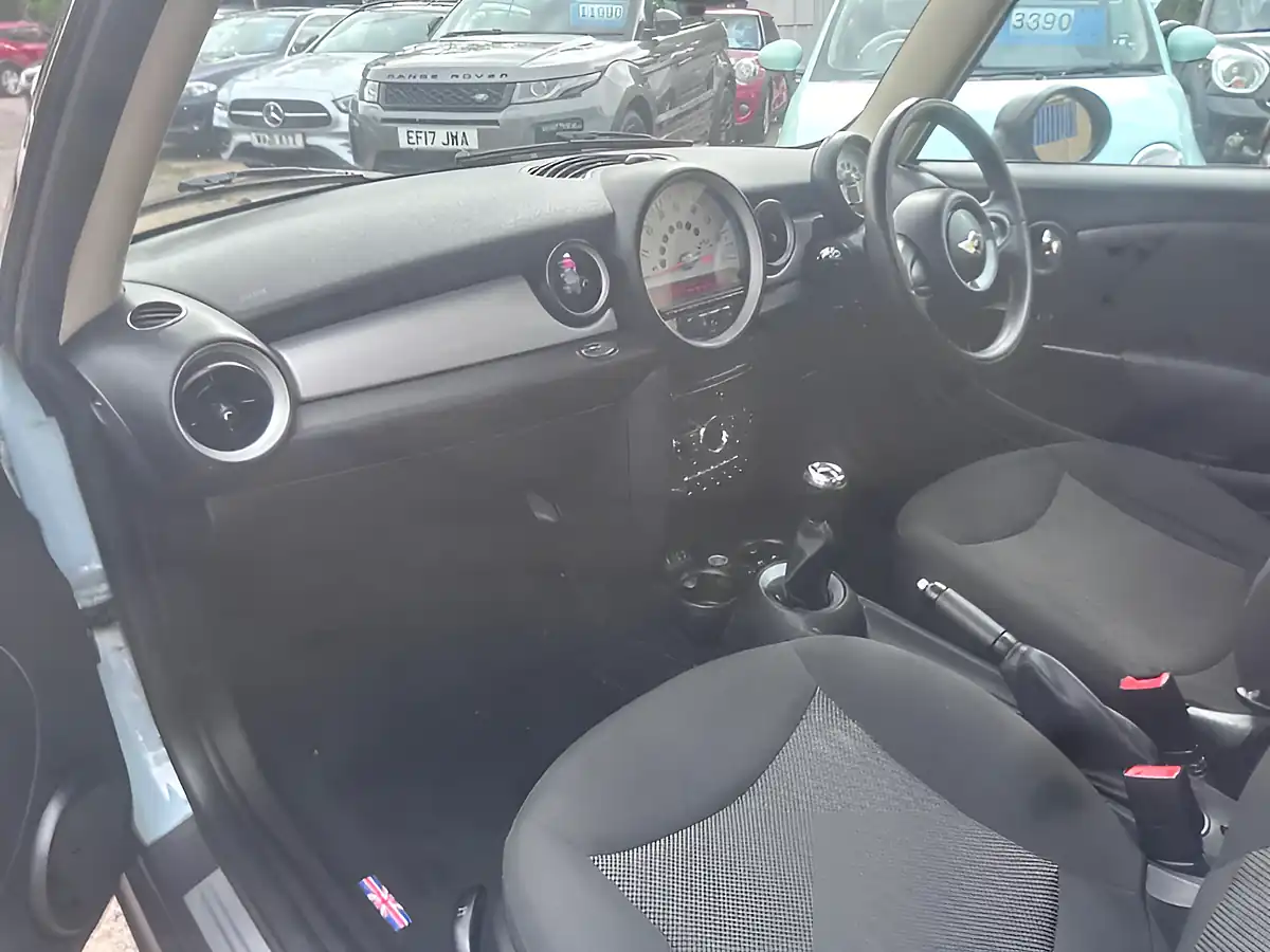 Used 2013 MINI Hatch One Blue - Interior and Exterior details 16