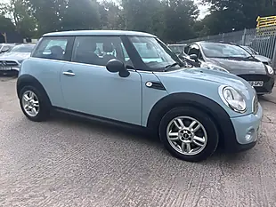 Used 2013 MINI Hatch One Blue - Interior and Exterior details 4