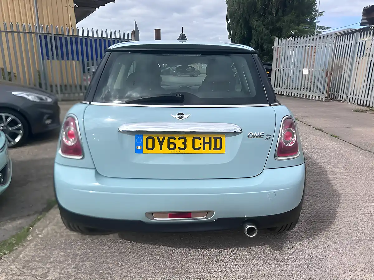 Used 2013 MINI Hatch One Blue - Interior and Exterior details 5