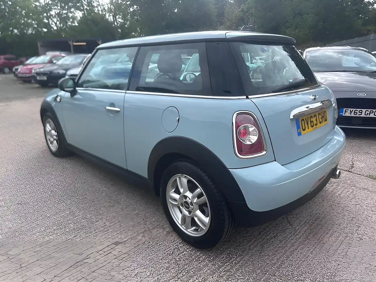 Used 2013 MINI Hatch One Blue - Interior and Exterior details 6