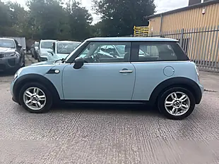 Used 2013 MINI Hatch One Blue - Interior and Exterior details 7