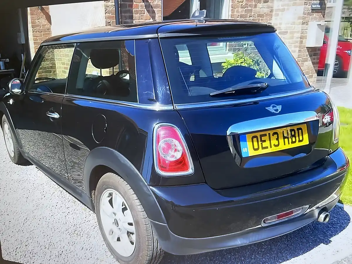 Used 2013 MINI Hatch One (pepper Ii Pack) Midnight Black Metallic - Interior and Exterior details 4