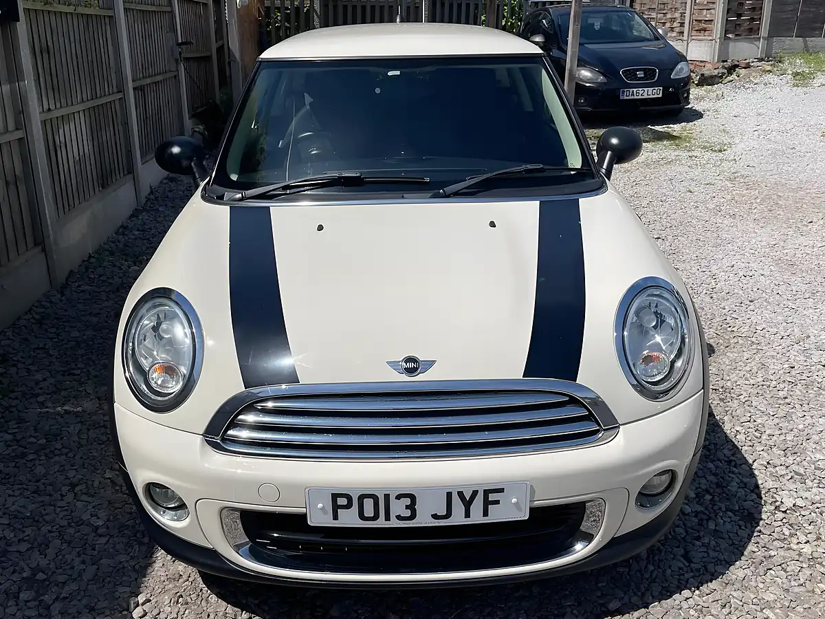 Used 2013 MINI Hatch One White - Interior and Exterior details 13