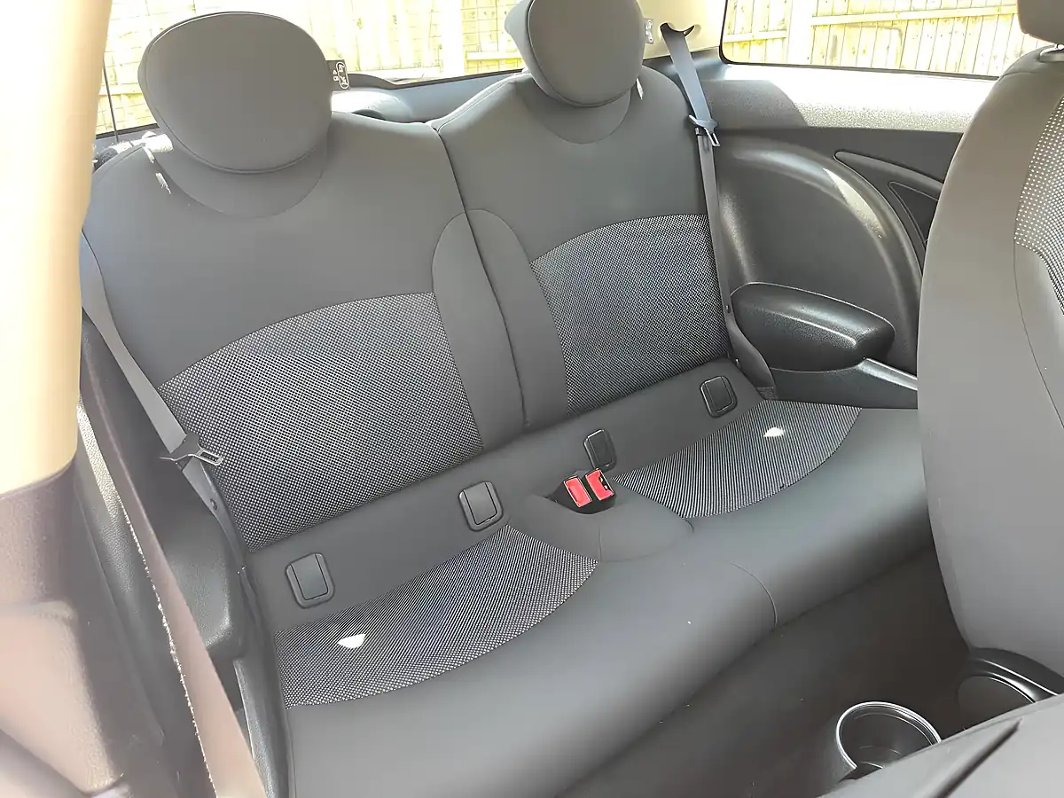Used 2013 MINI Hatch One White - Interior and Exterior details 15