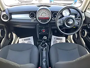 Used 2013 MINI Hatch One White - Interior and Exterior details 4