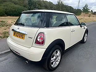 Used 2013 MINI Hatch One White - Interior and Exterior details 2