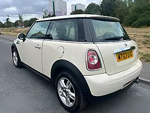 Used 2013 MINI Hatch One White - Interior and Exterior details 3