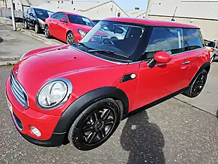 Used 2013 MINI One Red - Interior and Exterior details 6