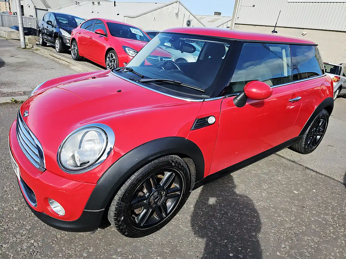 Used 2013 MINI One Red - Interior and Exterior details 6