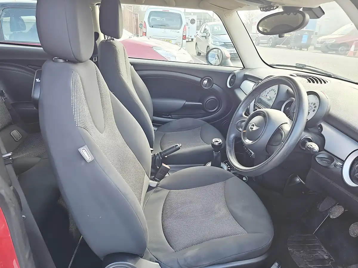 Used 2013 MINI One Red - Interior and Exterior details 9