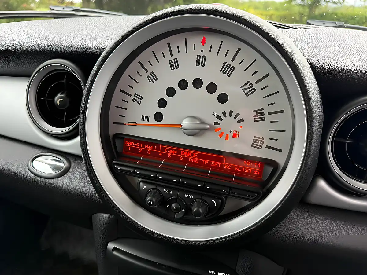 Used 2013 MINI One White - Interior and Exterior details 10