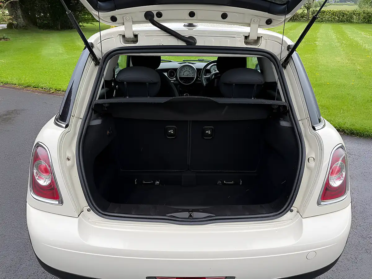 Used 2013 MINI One White - Interior and Exterior details 12