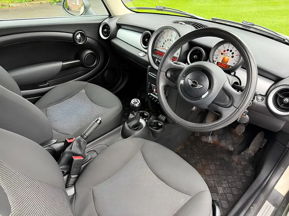 Used 2013 MINI One White - Interior and Exterior details 14