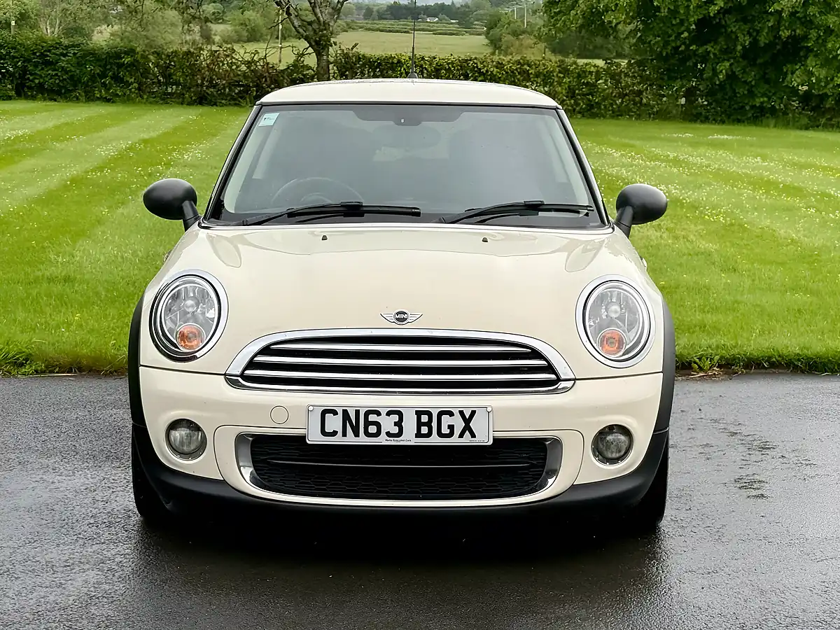Used 2013 MINI One White - Interior and Exterior details 2