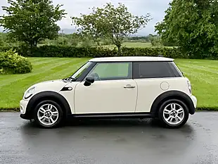 Used 2013 MINI One White - Interior and Exterior details 4