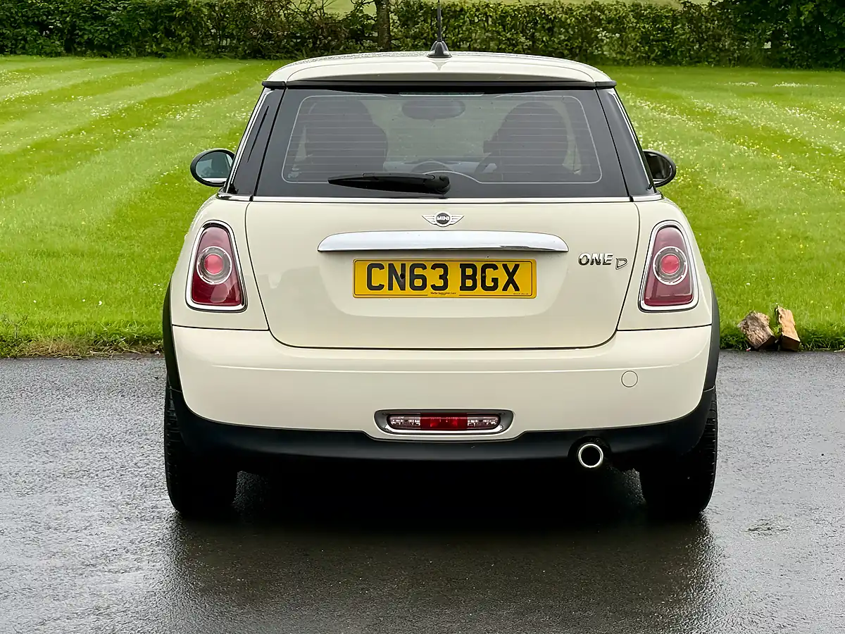 Used 2013 MINI One White - Interior and Exterior details 6