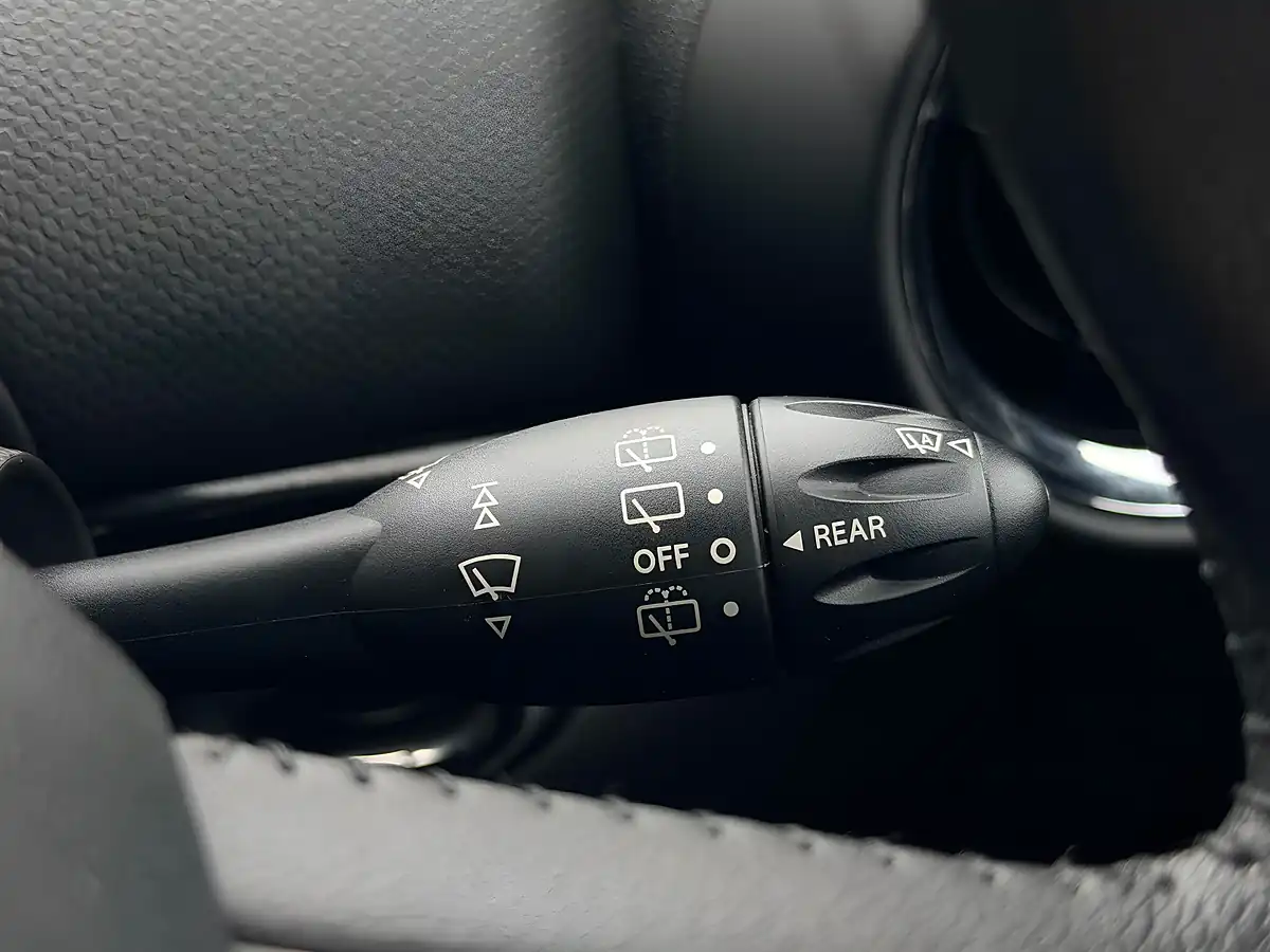 Used 2013 MINI Paceman Cooper Black - Interior and Exterior details 19