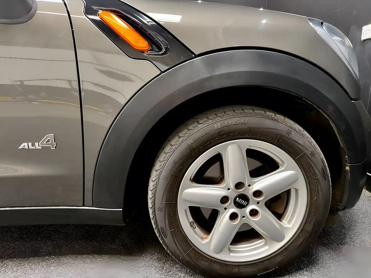 Used 2013 MINI Paceman Cooper Grey - Interior and Exterior details 10