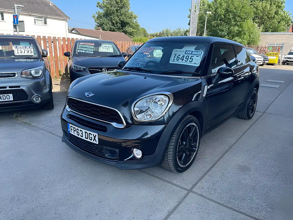 Used 2013 MINI Paceman Cooper S Black - Interior and Exterior details 4
