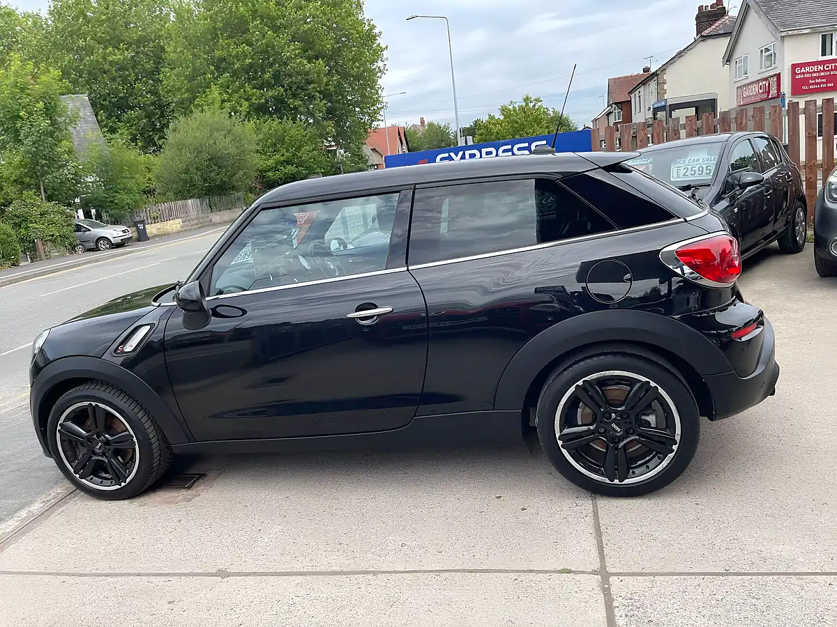 Used 2013 MINI Paceman Cooper S Black - Interior and Exterior details 6