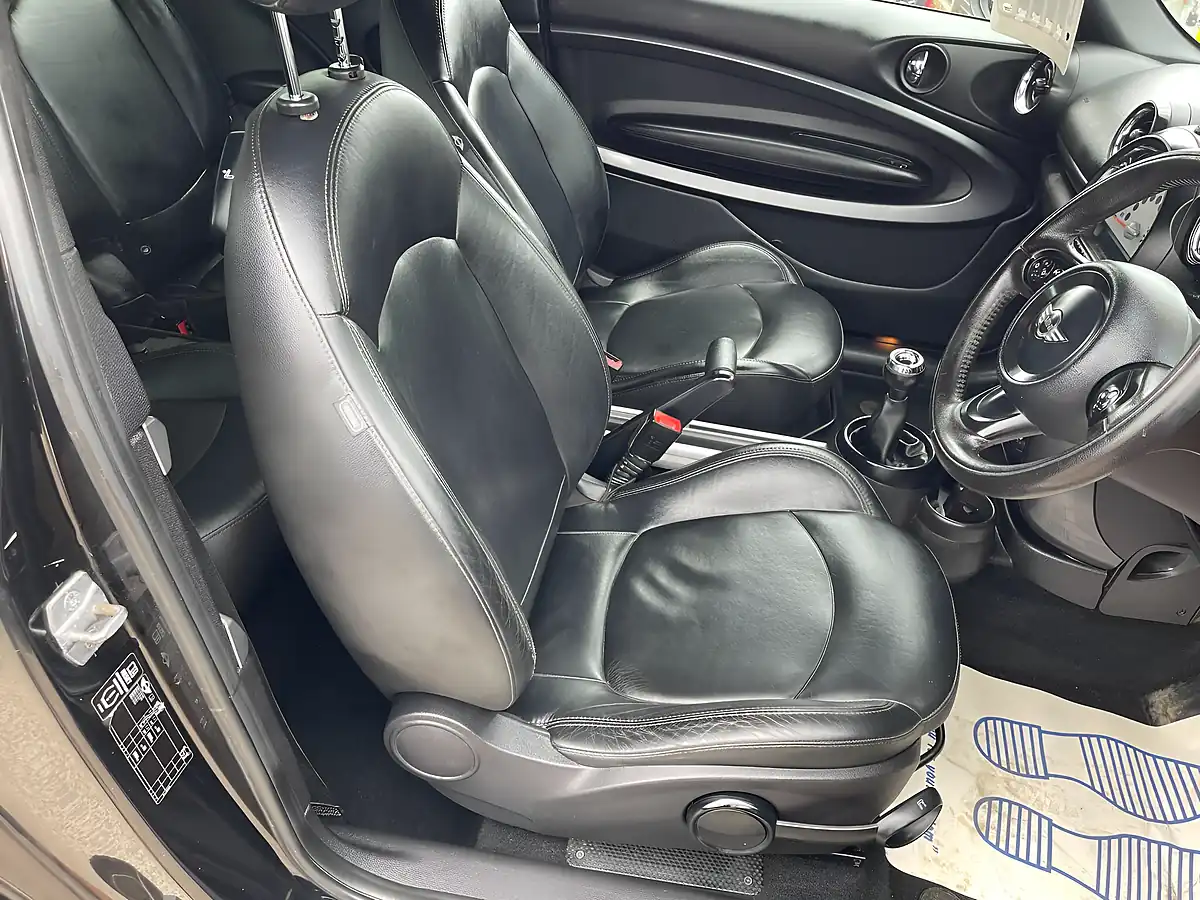 Used 2013 MINI Paceman Cooper S Black - Interior and Exterior details 8