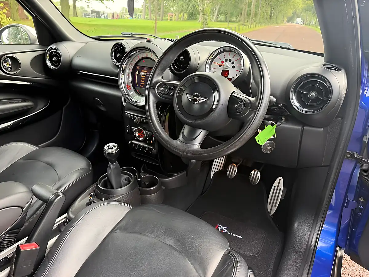 Used 2013 MINI Paceman Cooper S Blue - Interior and Exterior details 10