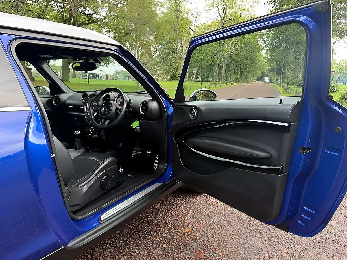 Used 2013 MINI Paceman Cooper S Blue - Interior and Exterior details 9