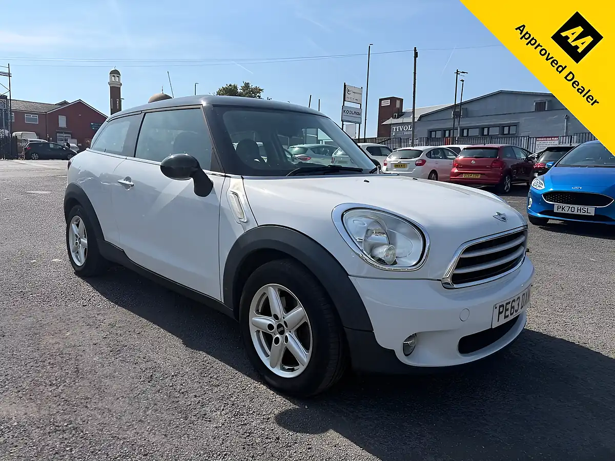 Used 2013 MINI Paceman Cooper White - Front View