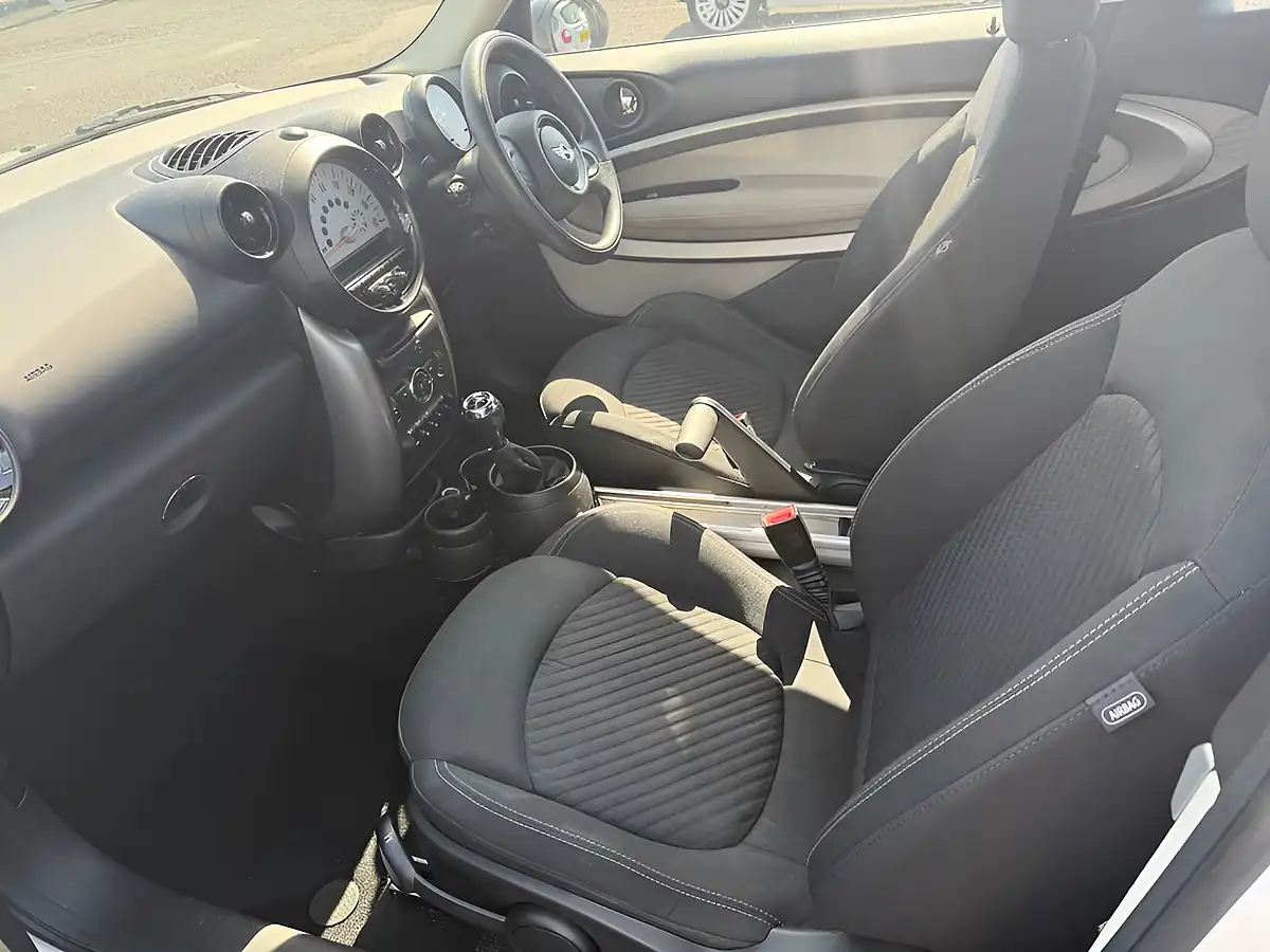 Used 2013 MINI Paceman Cooper White - Interior and Exterior details 10