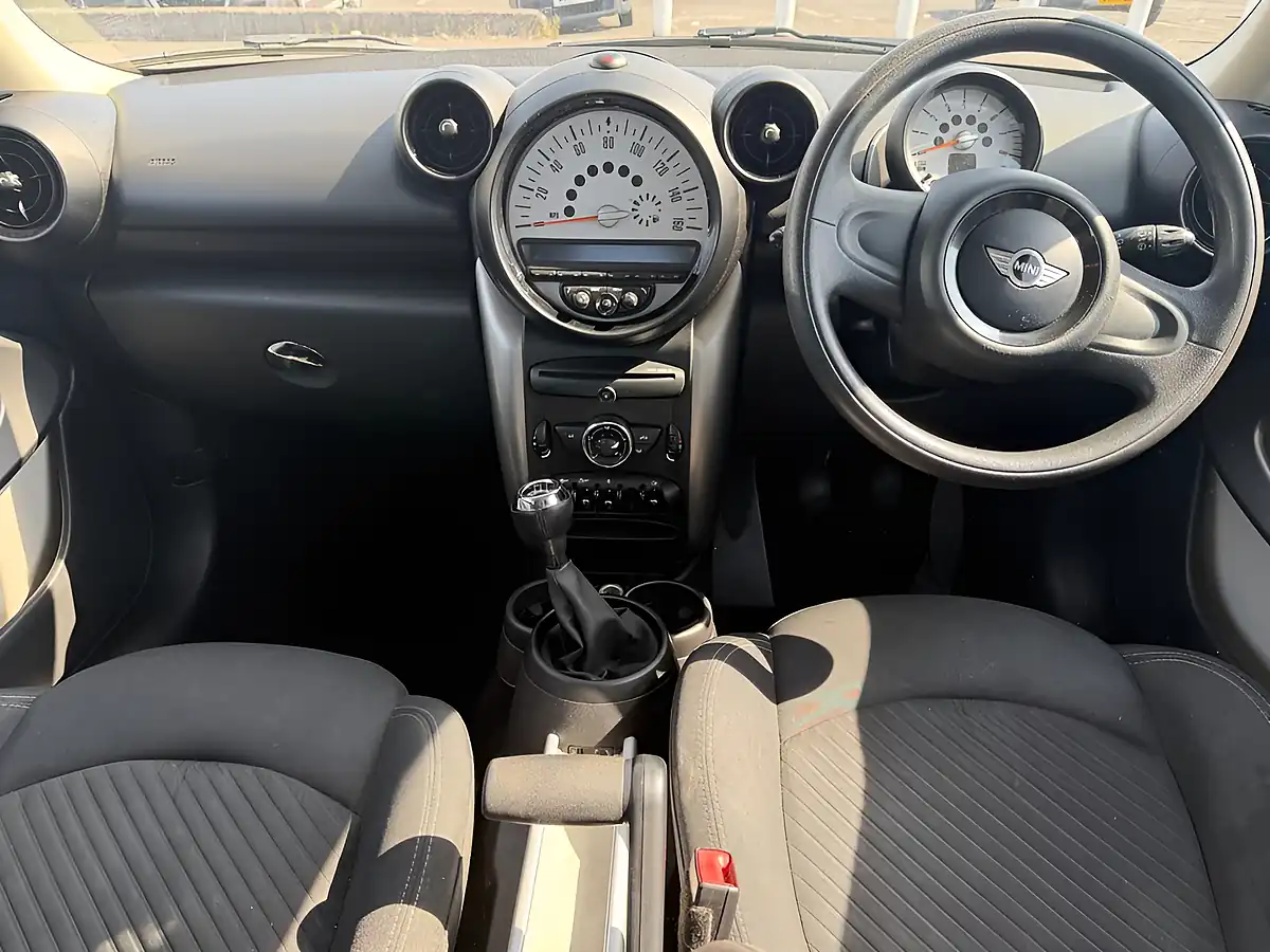 Used 2013 MINI Paceman Cooper White - Interior and Exterior details 11