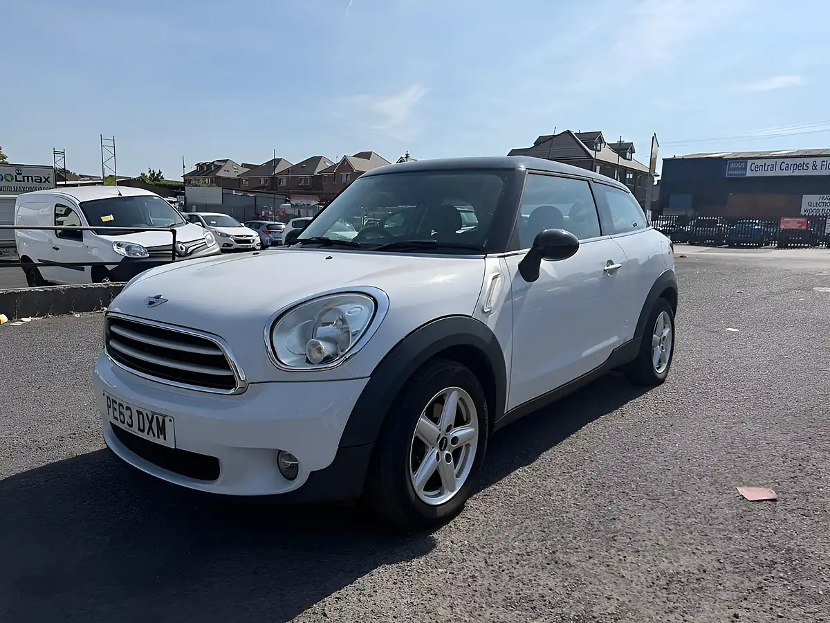 Used 2013 MINI Paceman Cooper White - Interior and Exterior details 16