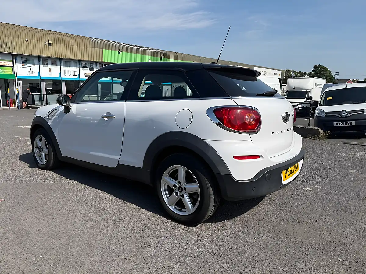 Used 2013 MINI Paceman Cooper White - Interior and Exterior details 17