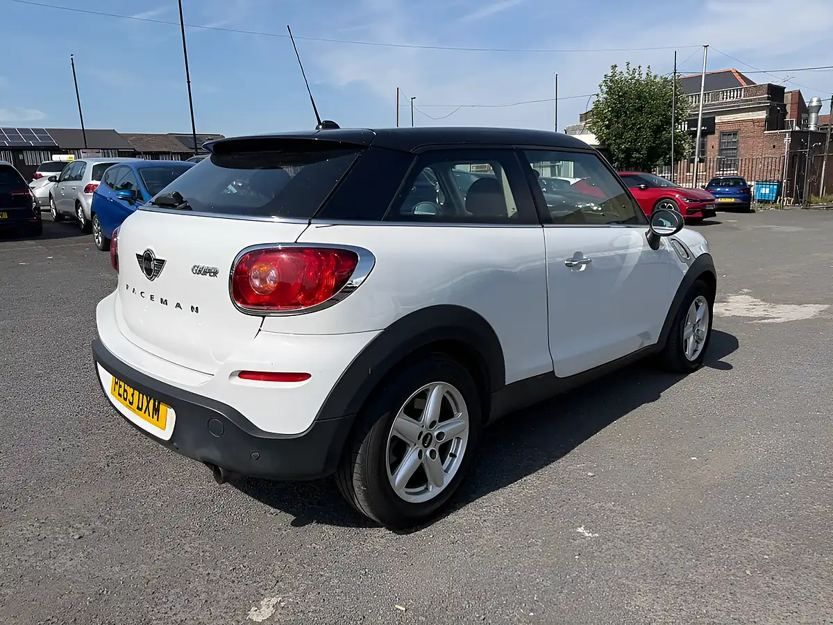 Used 2013 MINI Paceman Cooper White - Interior and Exterior details 2