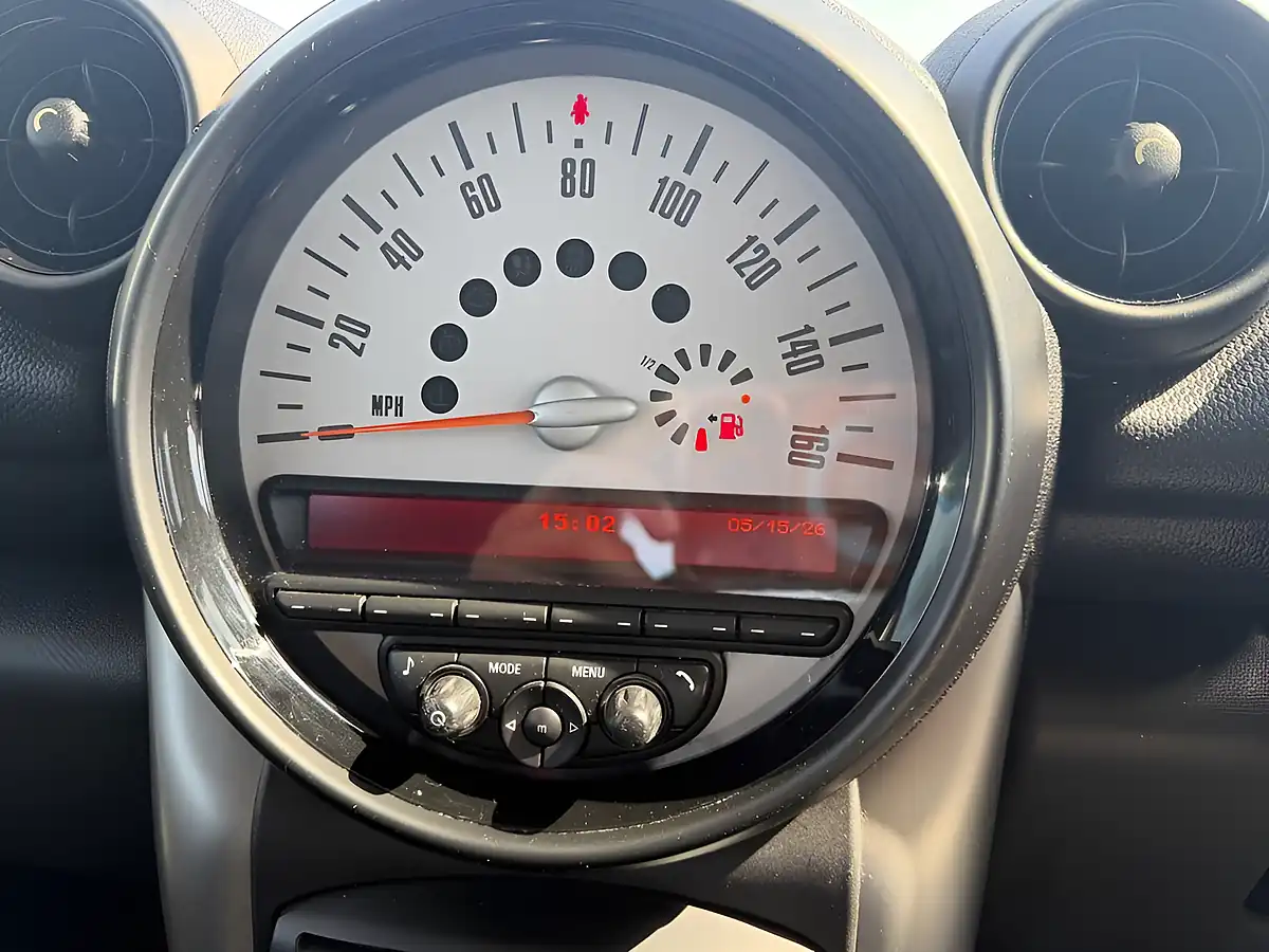 Used 2013 MINI Paceman Cooper White - Interior and Exterior details 5