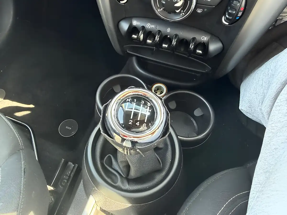 Used 2013 MINI Paceman Cooper White - Interior and Exterior details 7