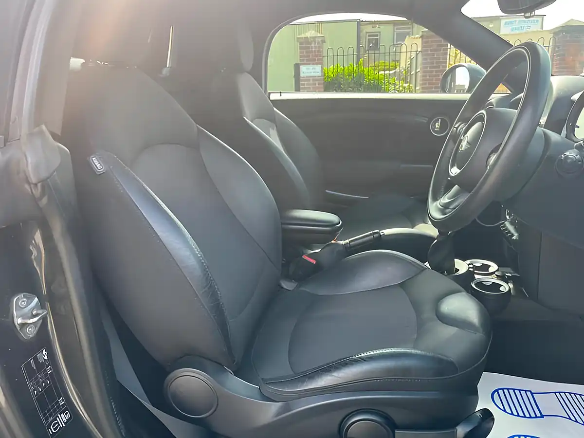 Used 2013 MINI Roadster Cooper S Eclipse Grey - Interior and Exterior details 14