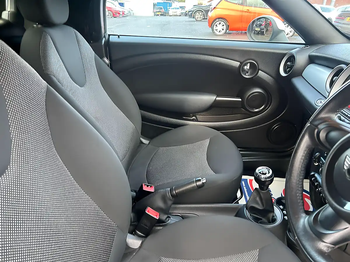 Used 2013 MINI Roadster Cooper Silver - Interior and Exterior details 15