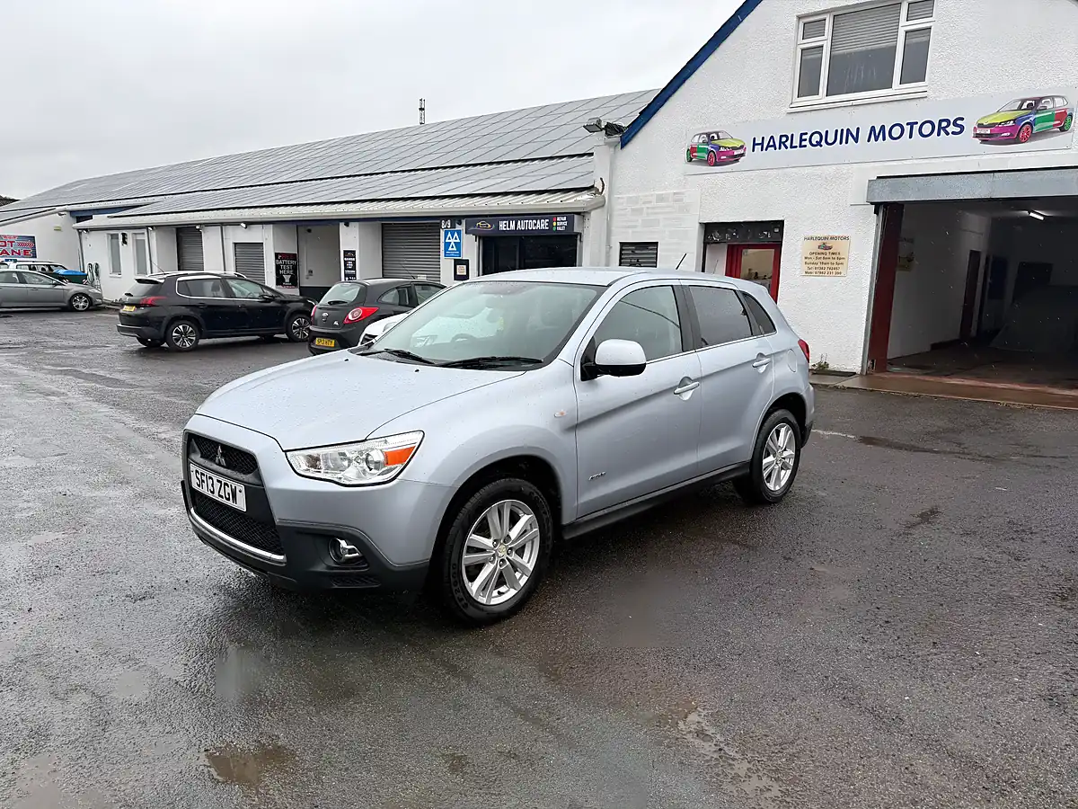 Used 2013 Mitsubishi Asx 3 Silver - Front View