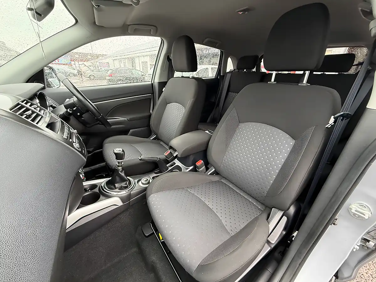 Used 2013 Mitsubishi Asx 3 Silver - Interior and Exterior details 16