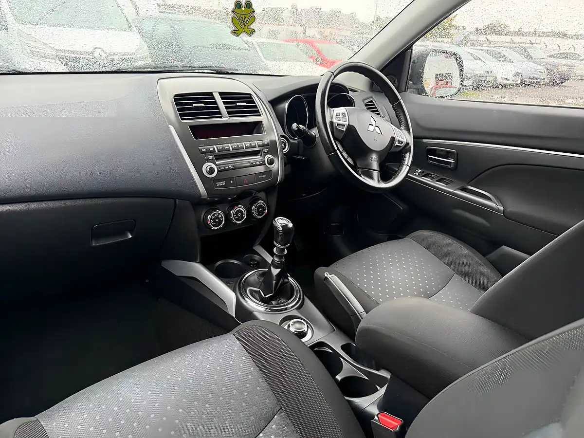 Used 2013 Mitsubishi Asx 3 Silver - Interior and Exterior details 17